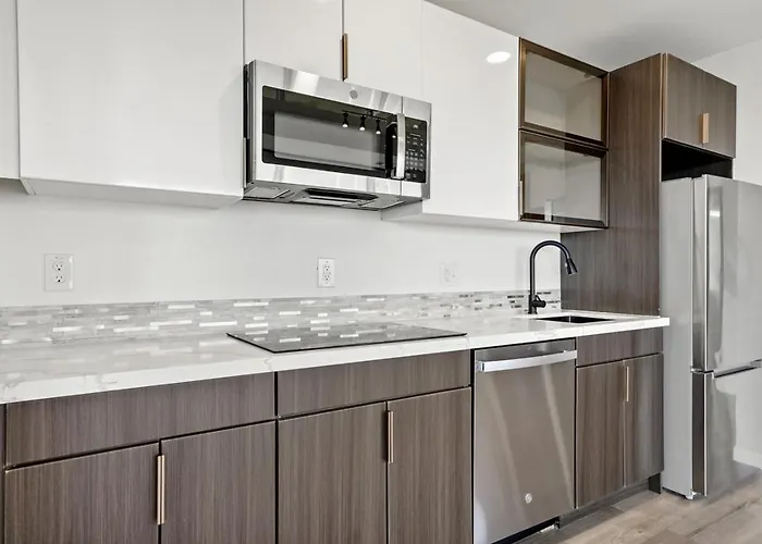 Luxury - Reese Tower 4* Tulsa