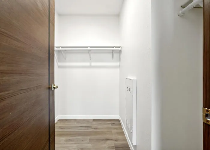 Luxury - Reese Tower Aparthotel 4*