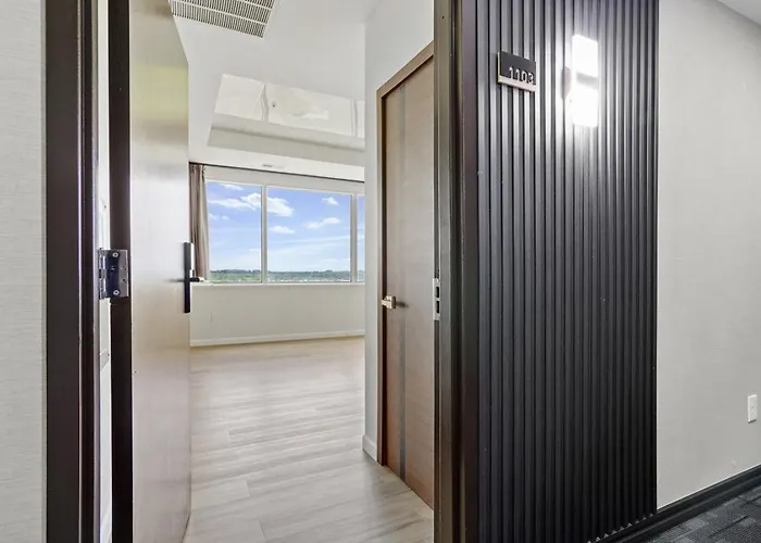 Luxury - Reese Tower Apartahotel